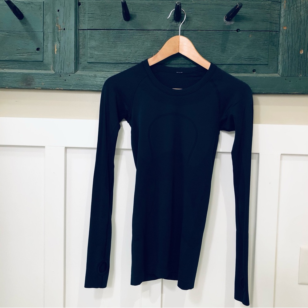 Lululemon long sleeve Swiftly. True Navy. Size 2